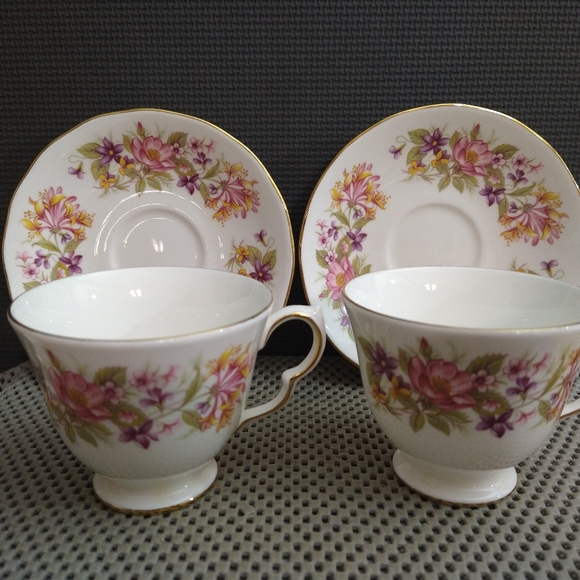 Vintage Colclough Bone China Cup And Saucer, Creamer, Sugar Bowl Mad in England - Picture 13 of 13